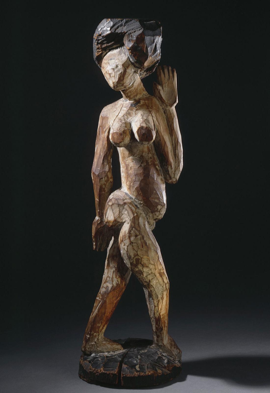 戴项链的舞者, German Expressionist sculpture of a female that's abstracted in a cubist fashion